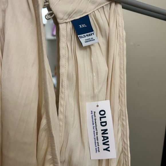 Old Navy Halter Blouse - Picture 3 of 4